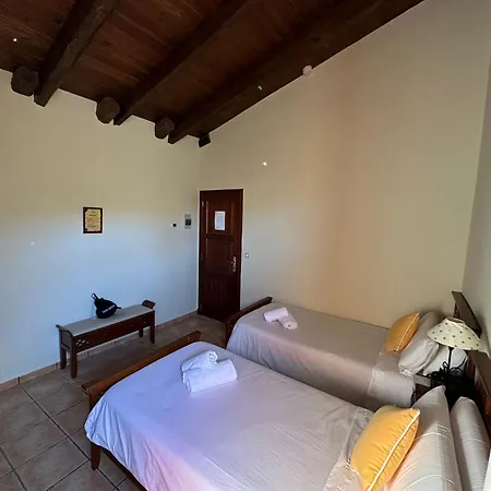 Hotel De La 3*